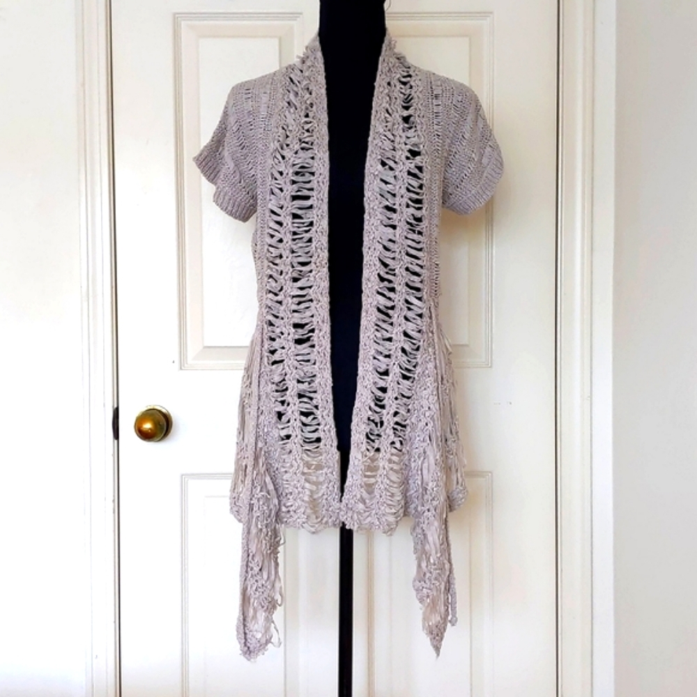 NWOT. Forever 21 Short Sleeve High Back Neck Openfront Crochet Cardigan.